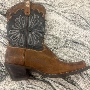 Ariat boot size 5.5